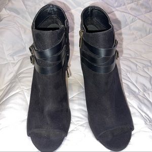 Women’s open-toed booties